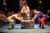 「両面睨み節」～相四つで水入り～