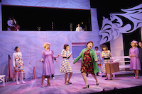 鯨よ！私の手に乗れ