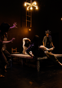 その十字路の先を右に曲がった。