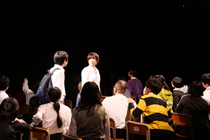 光を踏んで走りはじめた