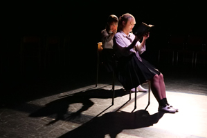 光を踏んで走りはじめた